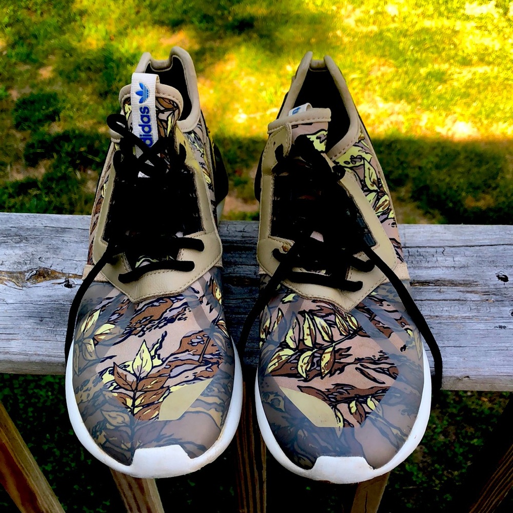 Adidas tubular runners
